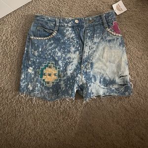 Caché embroidered and detailed high wasted jean shorts